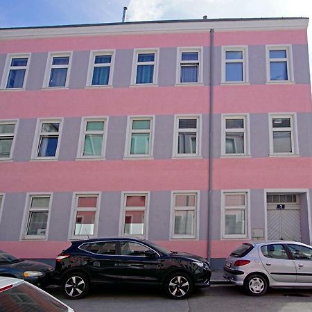 Minimalist Apartment For Family & Groups Bécs Kültér fotó